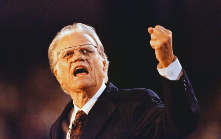 10 Famous Quotes by Billy Graham to Motivate You in Life