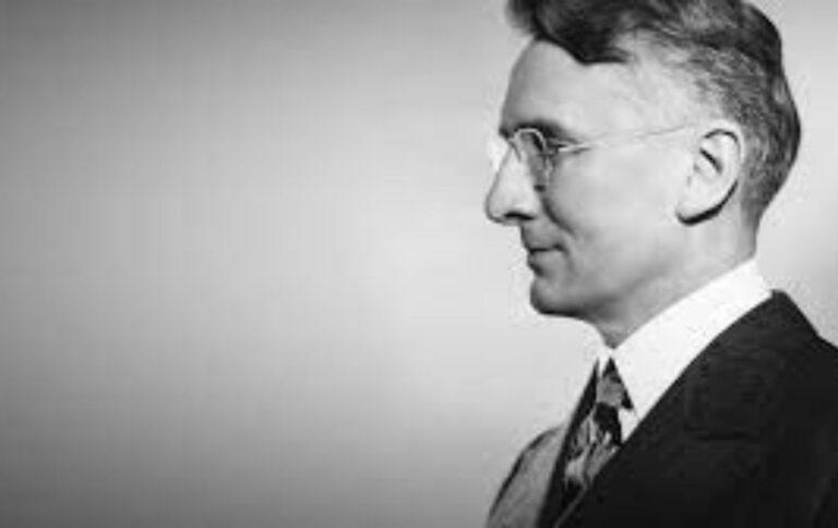 6 Famous Quotes by Dale Carnegie to Motivate You in Life