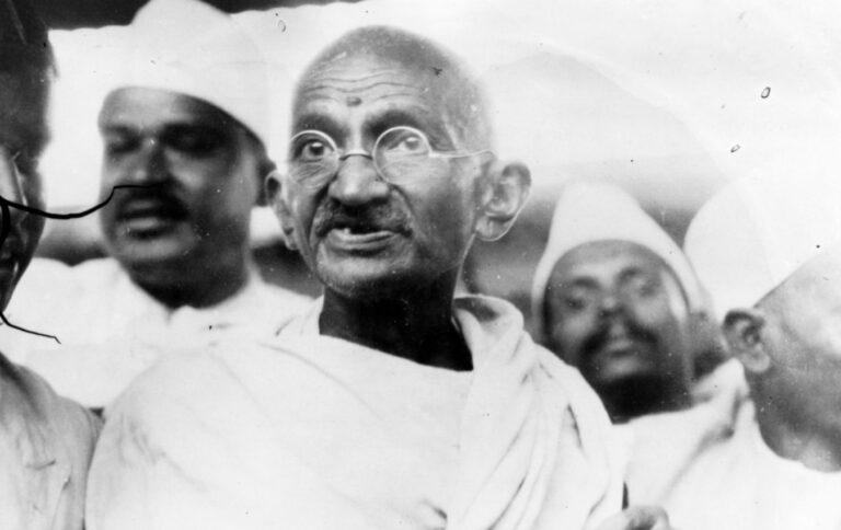 10 Famous Quotes by Mahatma Gandhi to Motivate You in Life