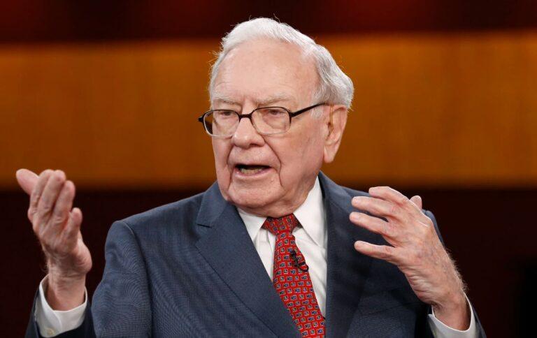 17 Famous Quotes by Warren Buffett to Motivate You For Success